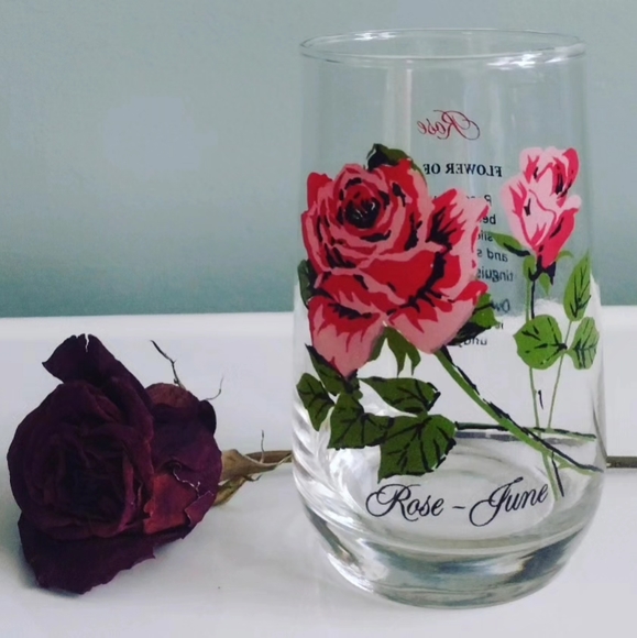 Custom Rose Birth Month Flower Glass - Picture 1 of 5